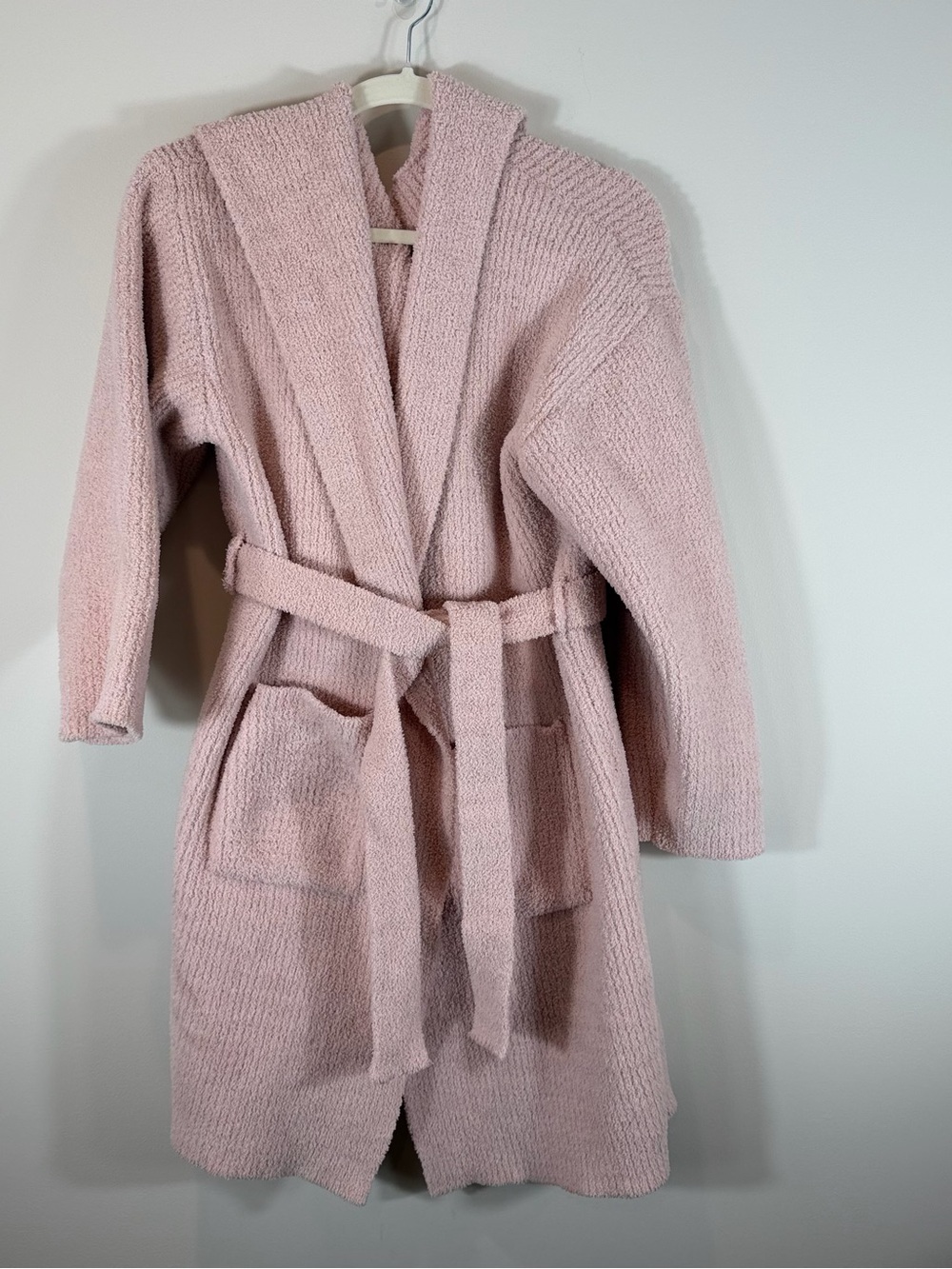 Comfyluxe Cozy Pink Plush Robe with Hood and Belt Size small